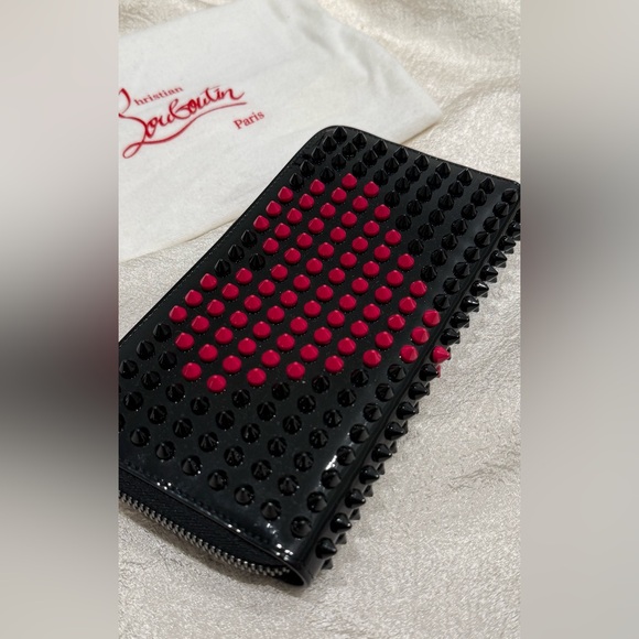 New Christian Louboutin Panettone Patent Leather Heart Spiked Zip Around Wallet - Picture 5 of 14
